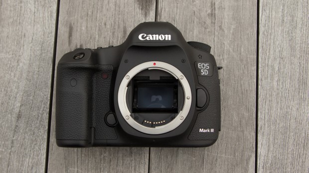 Hot Deal Back – 5D Mark III for $1,999 !